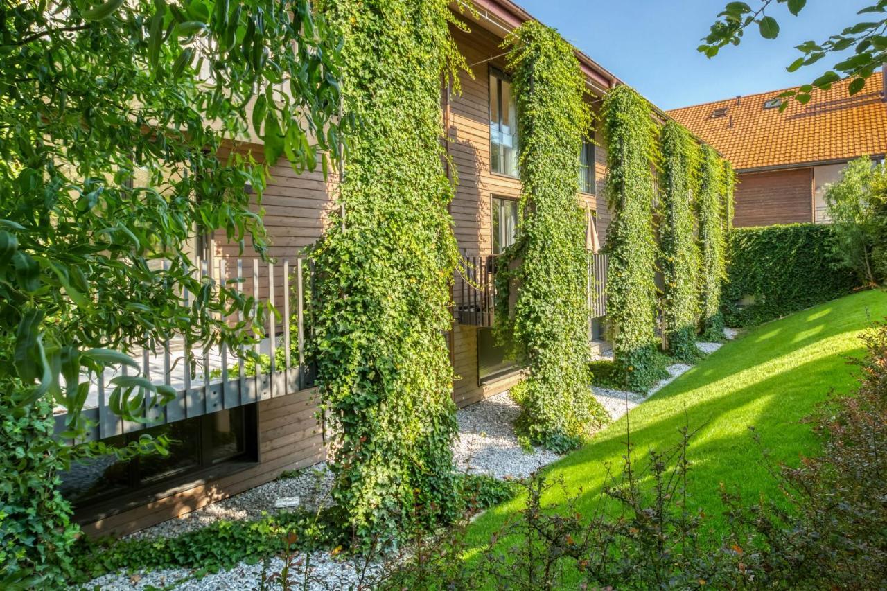 Hotel La Croix Blanche Hauterive  Exteriör bild